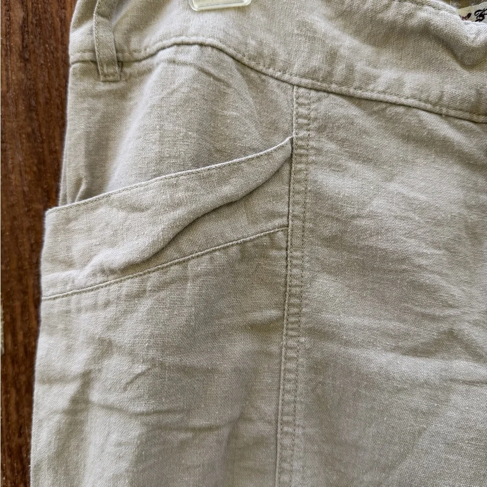 Forever capri/bermuda beige pants